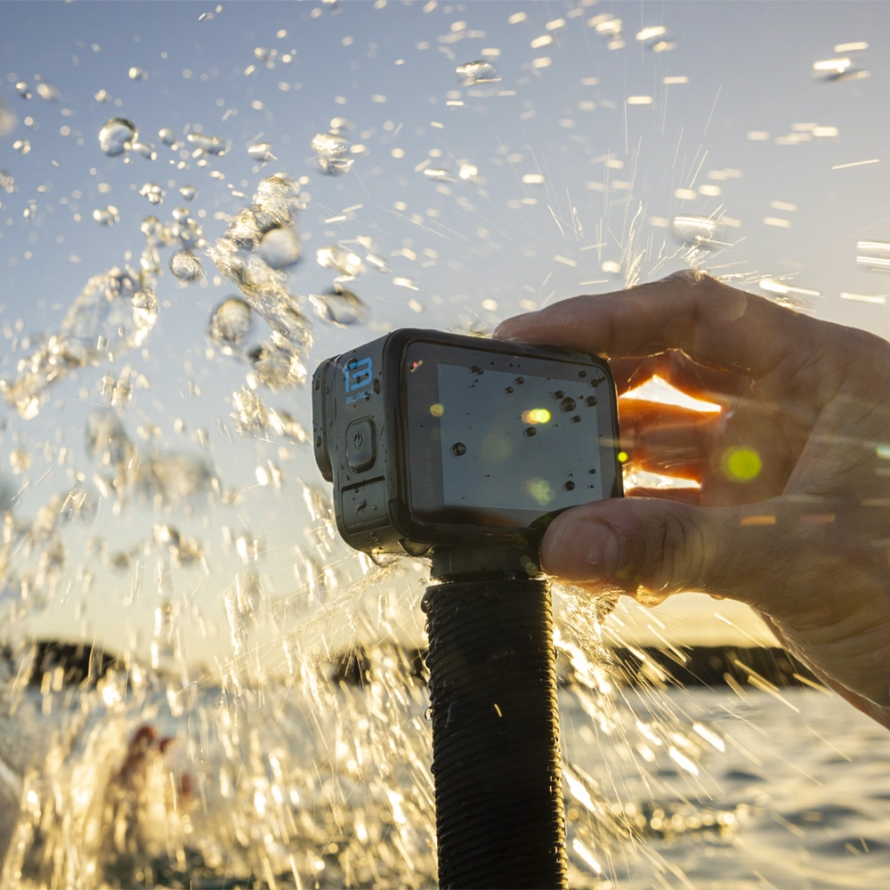Kamera GoPro HERO13 Black z przodu i z tyłu Kamera GoPro HERO13 Black z przodu i z tyłu