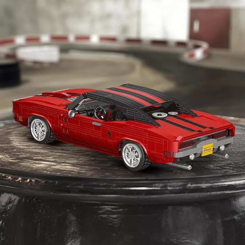 Mould King Duży Samochód Dodge Charger Muscle Car 1869 Elementów