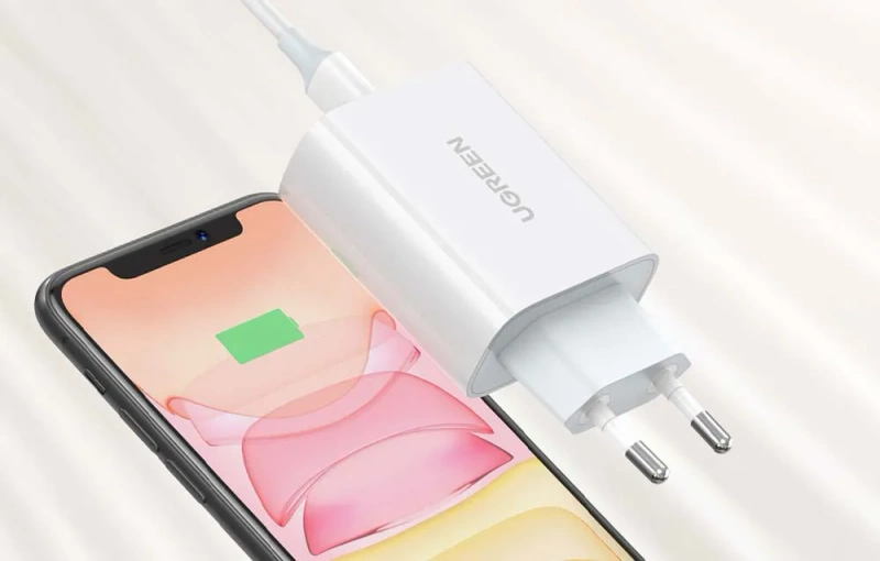 Ładowarka sieciowa UGREEN CD127, USB-C, PD3.0, QC4.0, 30W (biały)
